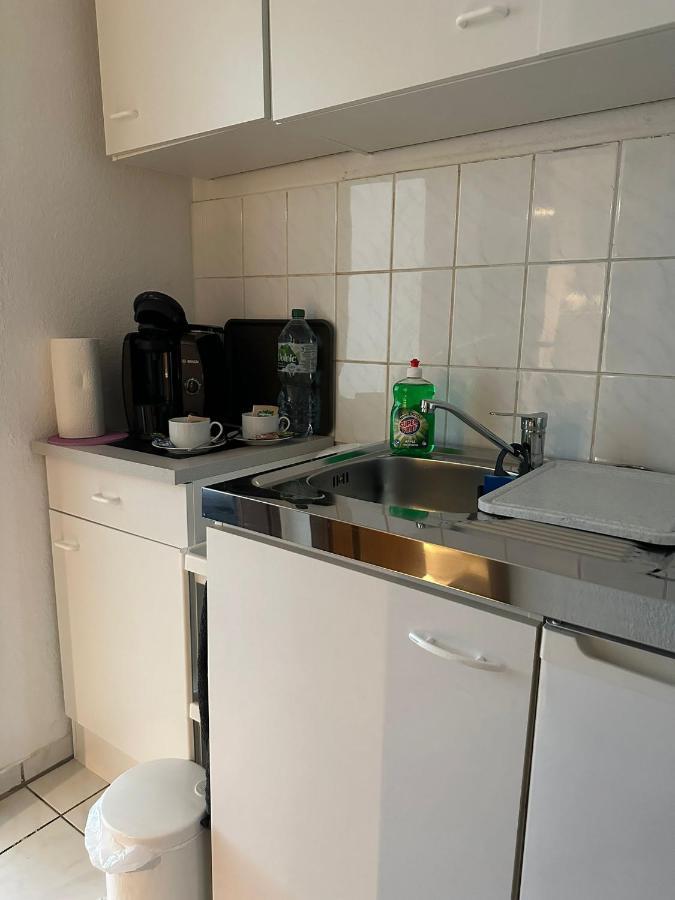 Jasmin'S Apartment Крефельд Экстерьер фото